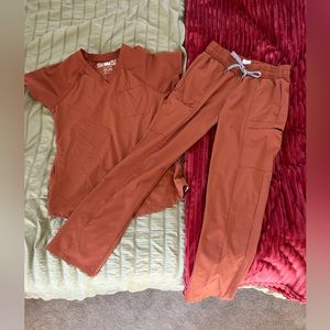 Wonderwink scrub set